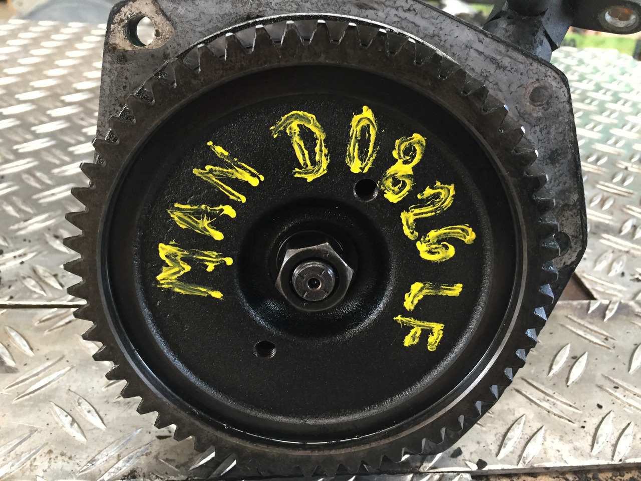 ---Gebrauchte Einspritzpumpe MAN 272, Typ D 0826 LF, Artikel - Nr. : 81.99999 - 9999 - مضخة وقود - شاحنة: صورة 3 ---Gebrauchte Einspritzpumpe MAN 272, Typ D 0826 LF, Artikel - Nr. : 81.99999 - 9999 - مضخة وقود - شاحنة: صورة 3