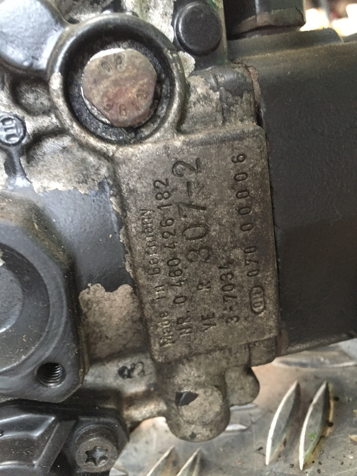 ---Gebrauchte Einspritzpumpe MAN 272, Typ D 0826 LF, Artikel - Nr. : 81.99999 - 9999 - مضخة وقود - شاحنة: صورة 2 ---Gebrauchte Einspritzpumpe MAN 272, Typ D 0826 LF, Artikel - Nr. : 81.99999 - 9999 - مضخة وقود - شاحنة: صورة 2