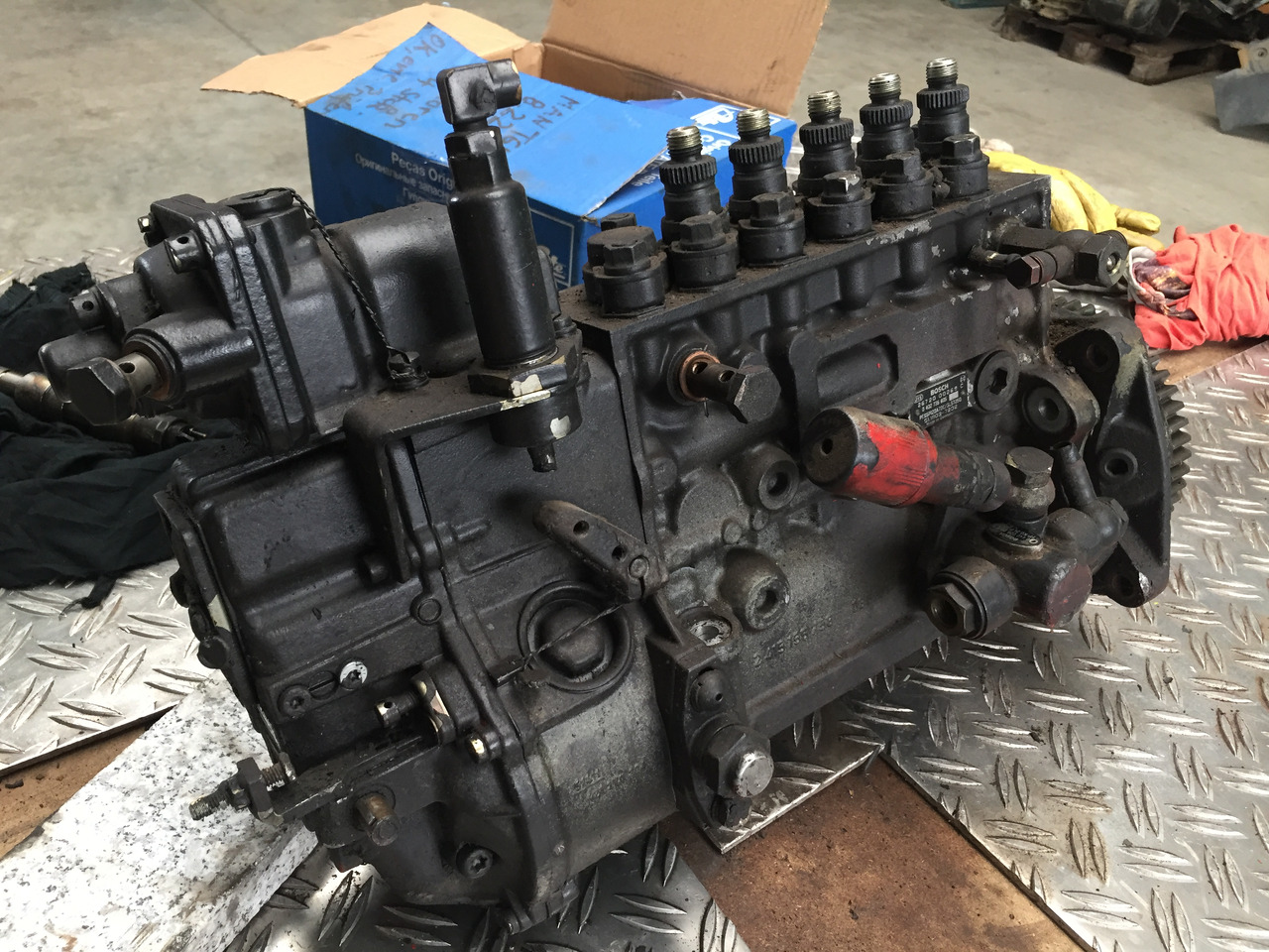 ---Gebrauchte Einspritzpumpe MAN, 5 Zylinder, Bosch - Nr. : 0402 735 805, MAN 51.11103 - 7202 - مضخة وقود - شاحنة: صورة 5 ---Gebrauchte Einspritzpumpe MAN, 5 Zylinder, Bosch - Nr. : 0402 735 805, MAN 51.11103 - 7202 - مضخة وقود - شاحنة: صورة 5