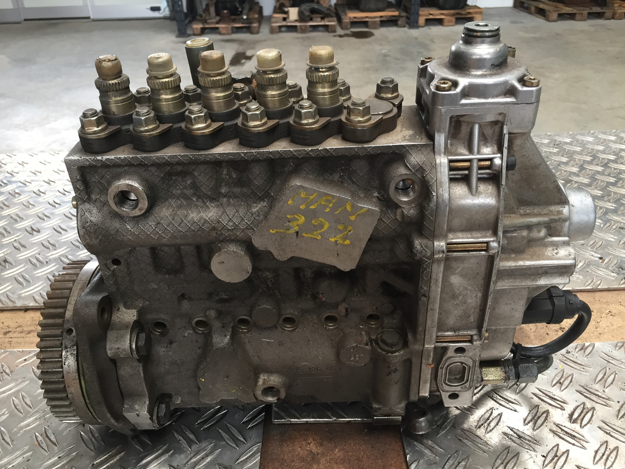 Gebrauchte Einspritzpumpe MAN, Bosch - Nr. : 0402 795 202, MAN 51.11103 - 7405 - مضخة وقود - شاحنة: صورة 1 Gebrauchte Einspritzpumpe MAN, Bosch - Nr. : 0402 795 202, MAN 51.11103 - 7405 - مضخة وقود - شاحنة: صورة 1