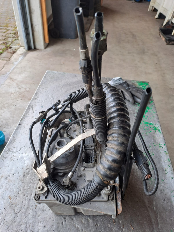 MAN TGX 26.440 Baujahr 2010 AdBlue Steuerung Bosch Denoxtronik - خزان AdBlue (محلول من اليوريا والماء) - شاحنة: صورة 2 MAN TGX 26.440 Baujahr 2010 AdBlue Steuerung Bosch Denoxtronik - خزان AdBlue (محلول من اليوريا والماء) - شاحنة: صورة 2