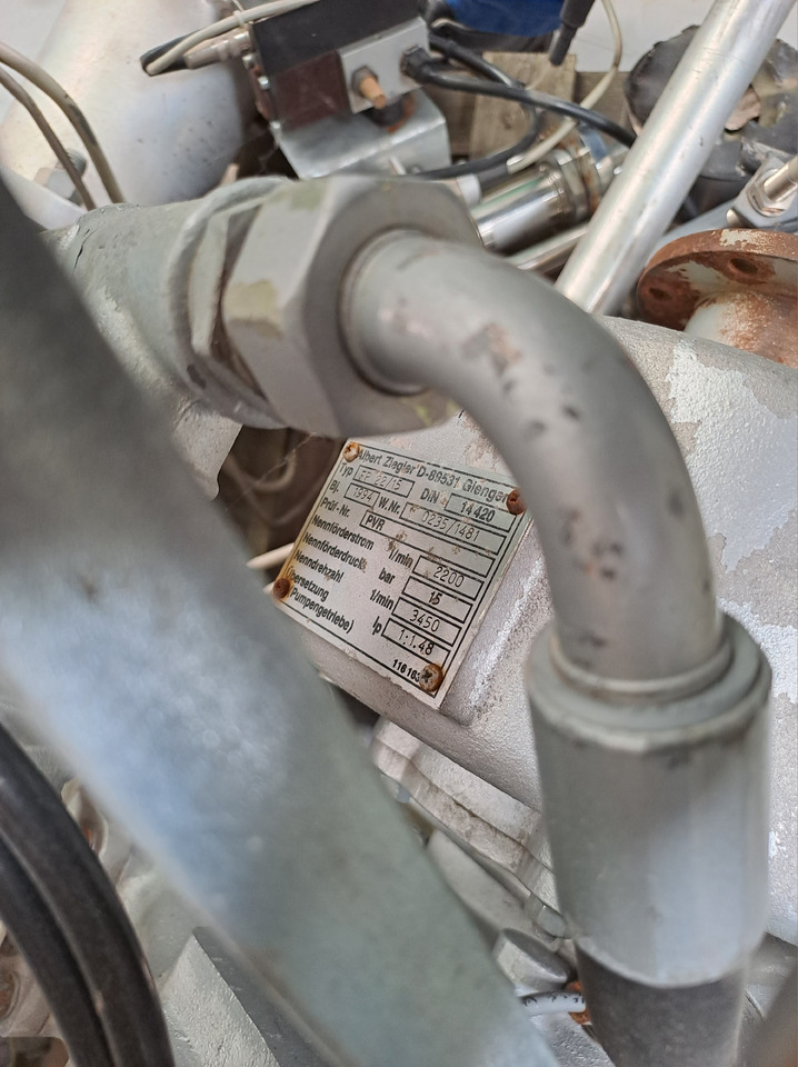 Neuwertige Albert Ziegler Wasserpumpe ( Feuerwehr ), Typ : FP 22 / 15, Artikel - Nr. : 81.99999 - 99 - مضخة المبرد - شاحنة: صورة 5 Neuwertige Albert Ziegler Wasserpumpe ( Feuerwehr ), Typ : FP 22 / 15, Artikel - Nr. : 81.99999 - 99 - مضخة المبرد - شاحنة: صورة 5