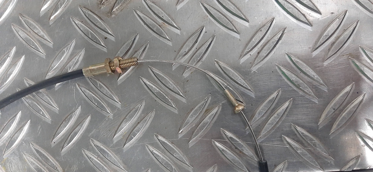 Neuwertiges DB Motorhaubenzug, Bowdenzug, Artikel - Nr. : A 641 750 00 59 - غطاء محرك المركبة - شاحنة: صورة 2 Neuwertiges DB Motorhaubenzug, Bowdenzug, Artikel - Nr. : A 641 750 00 59 - غطاء محرك المركبة - شاحنة: صورة 2