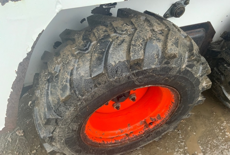 شيول صغير BOBCAT S70: صورة 8