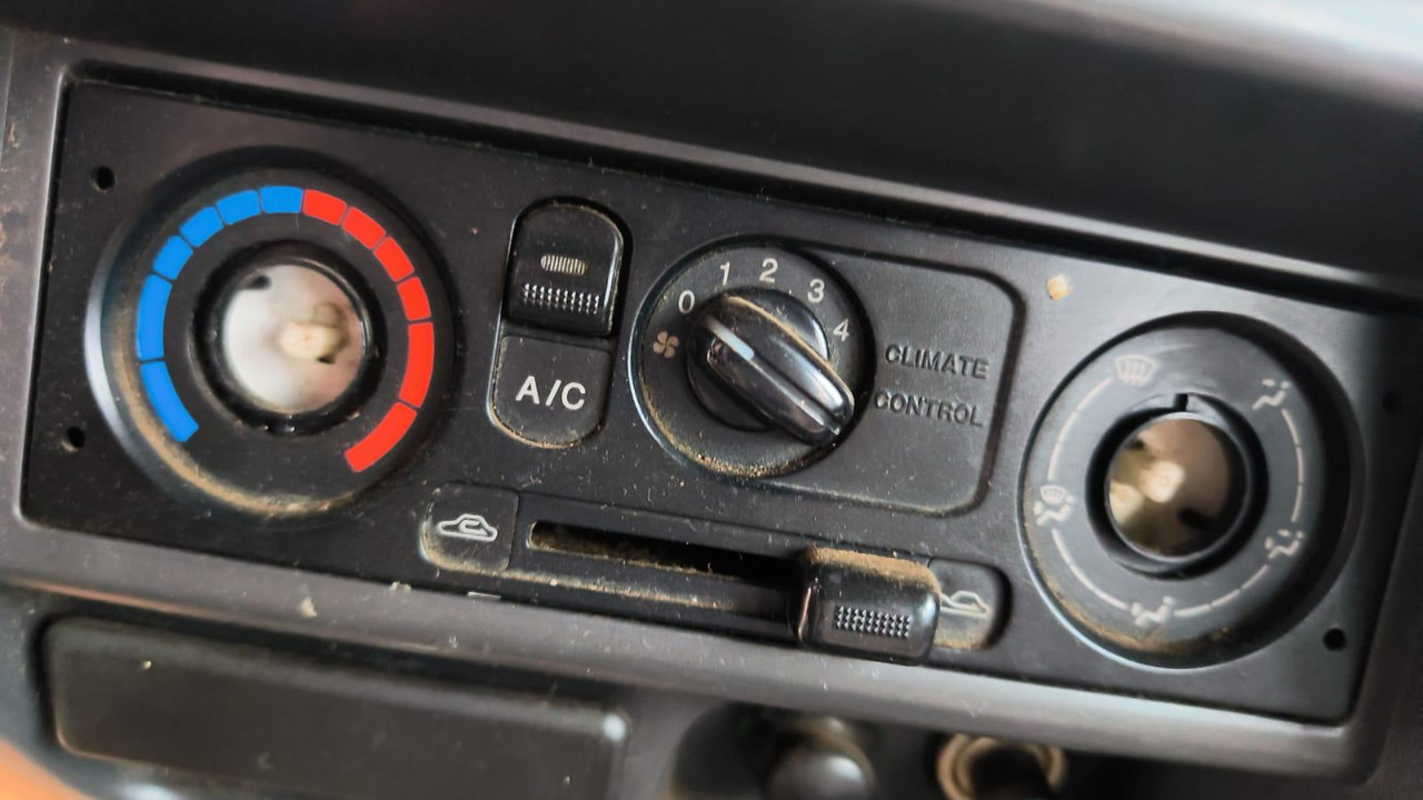 Mazda B-2500 1 - سيارة: صورة 5 Mazda B-2500 1 - سيارة: صورة 5