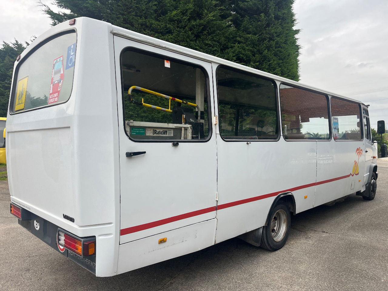 Mercedes-Benz Vario 814 Retarder - حافلة سوبربان: صورة 2 Mercedes-Benz Vario 814 Retarder - حافلة سوبربان: صورة 2