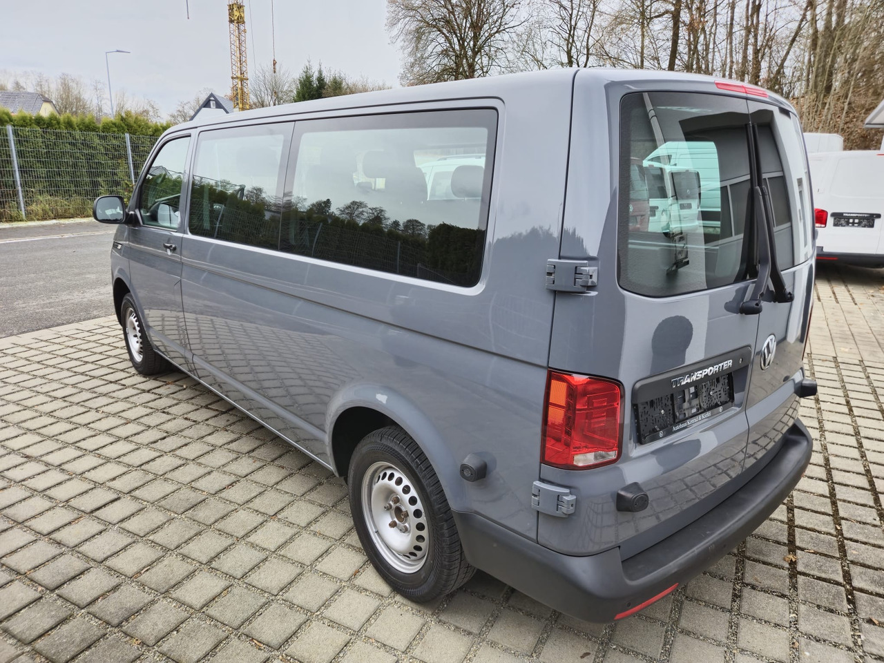 VOLKSWAGEN T6.1 Transporter Kombi LR/Navi/AppCon./6-Sitzer - ميكروباص: صورة 5 VOLKSWAGEN T6.1 Transporter Kombi LR/Navi/AppCon./6-Sitzer - ميكروباص: صورة 5