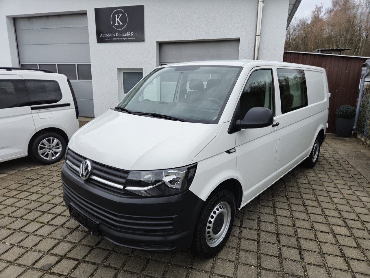 VOLKSWAGEN T6 Transporter Mixto LR 6-Sitzer/Standheiz./PDC - فان: صورة 1 VOLKSWAGEN T6 Transporter Mixto LR 6-Sitzer/Standheiz./PDC - فان: صورة 1
