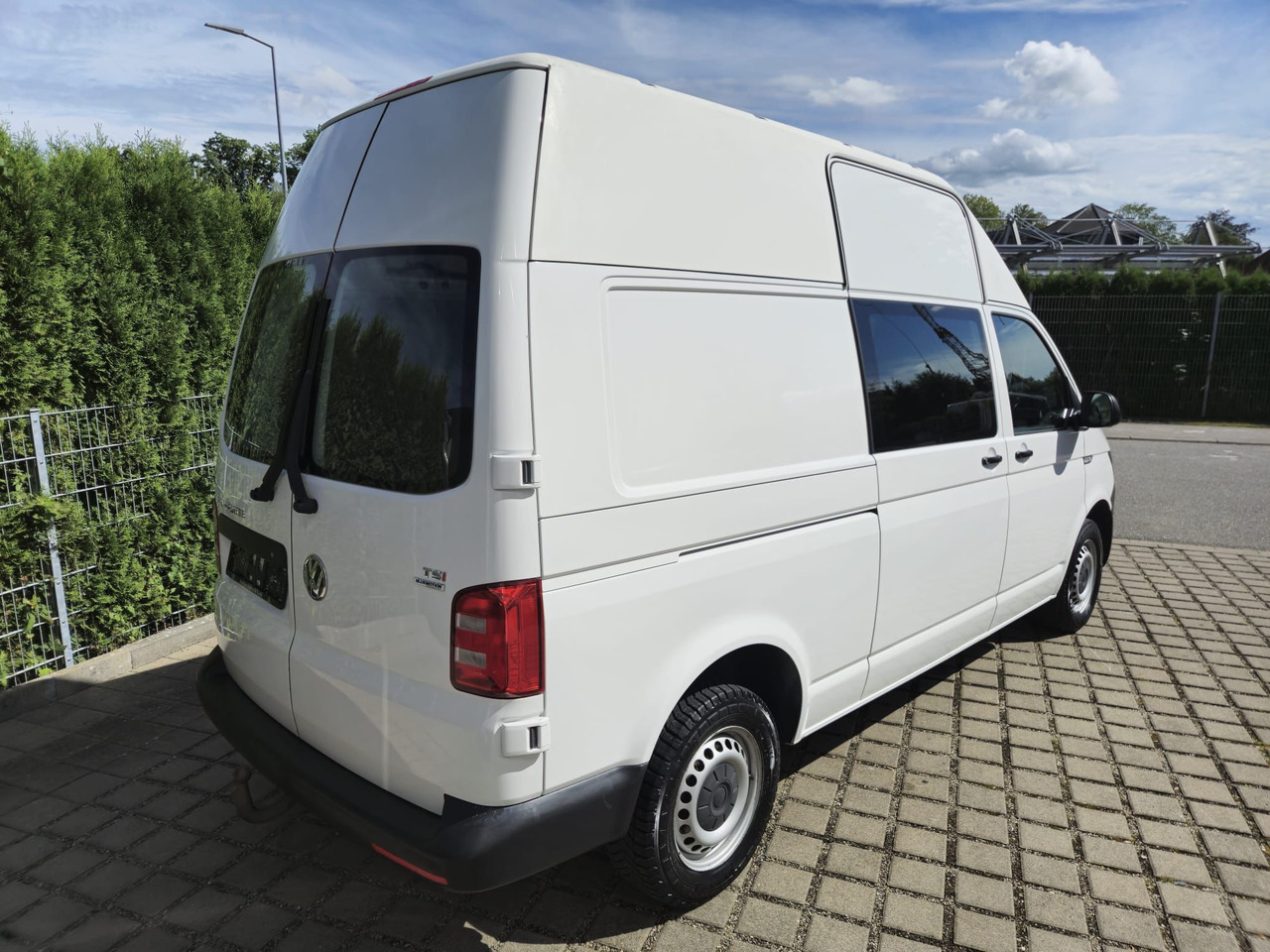 Volkswagen T6 Transporter Benzin Hochdach LR Standheizung - فان المدمجة: صورة 5 Volkswagen T6 Transporter Benzin Hochdach LR Standheizung - فان المدمجة: صورة 5