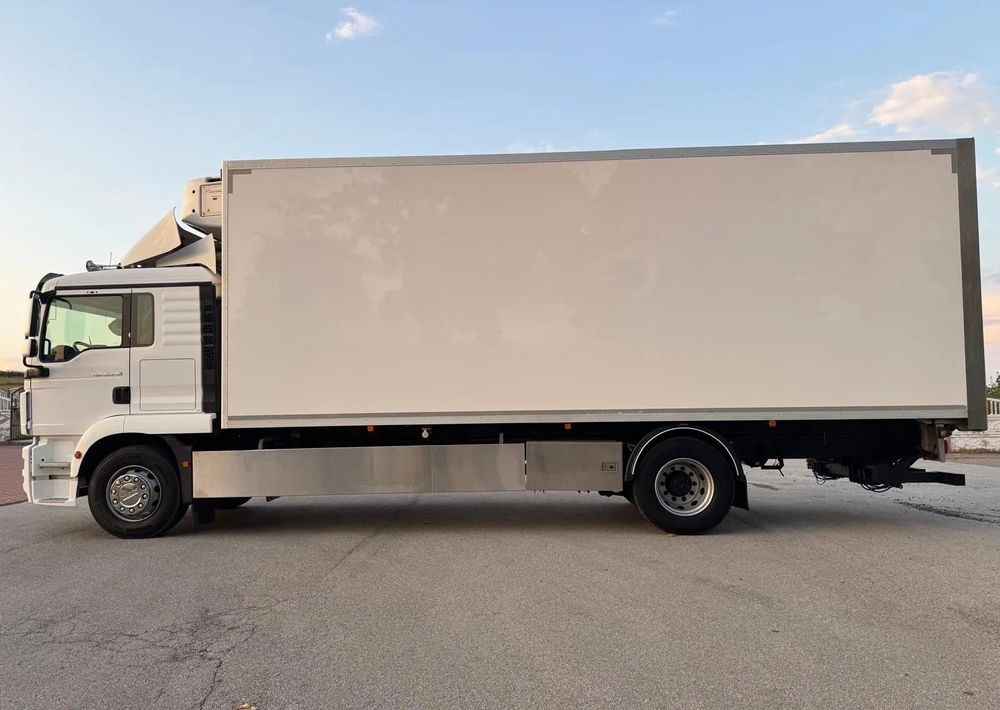 شاحنة الفريزر MAN TGM18.290 4x2 ACC/ CHłODNIA Z WINDĄ /CARRIER 850MT /SYPIALKA / EURO6/ASO: صورة 11 شاحنة الفريزر MAN TGM18.290 4x2 ACC/ CHłODNIA Z WINDĄ /CARRIER 850MT /SYPIALKA / EURO6/ASO: صورة 11