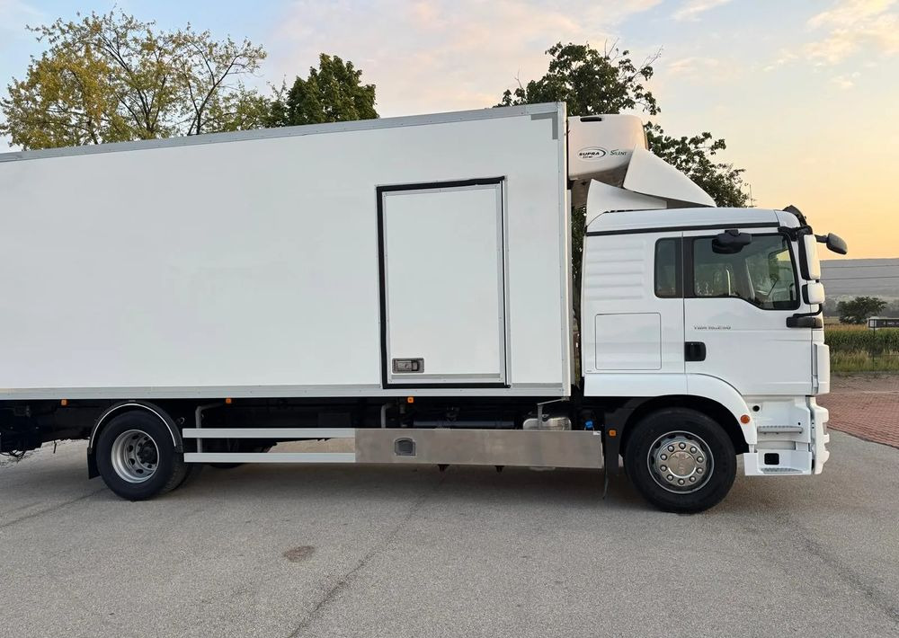 شاحنة الفريزر MAN TGM18.290 4x2 ACC/ CHłODNIA Z WINDĄ /CARRIER 850MT /SYPIALKA / EURO6/ASO: صورة 8 شاحنة الفريزر MAN TGM18.290 4x2 ACC/ CHłODNIA Z WINDĄ /CARRIER 850MT /SYPIALKA / EURO6/ASO: صورة 8