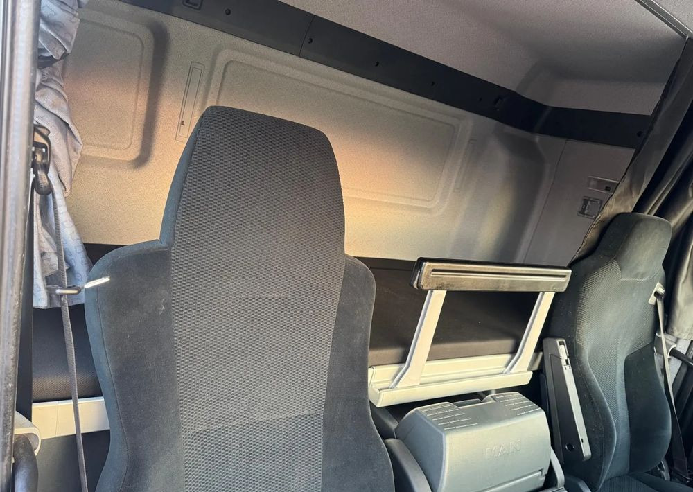 شاحنة الفريزر MAN TGM18.290 4x2 ACC/ CHłODNIA Z WINDĄ /CARRIER 850MT /SYPIALKA / EURO6/ASO: صورة 16 شاحنة الفريزر MAN TGM18.290 4x2 ACC/ CHłODNIA Z WINDĄ /CARRIER 850MT /SYPIALKA / EURO6/ASO: صورة 16