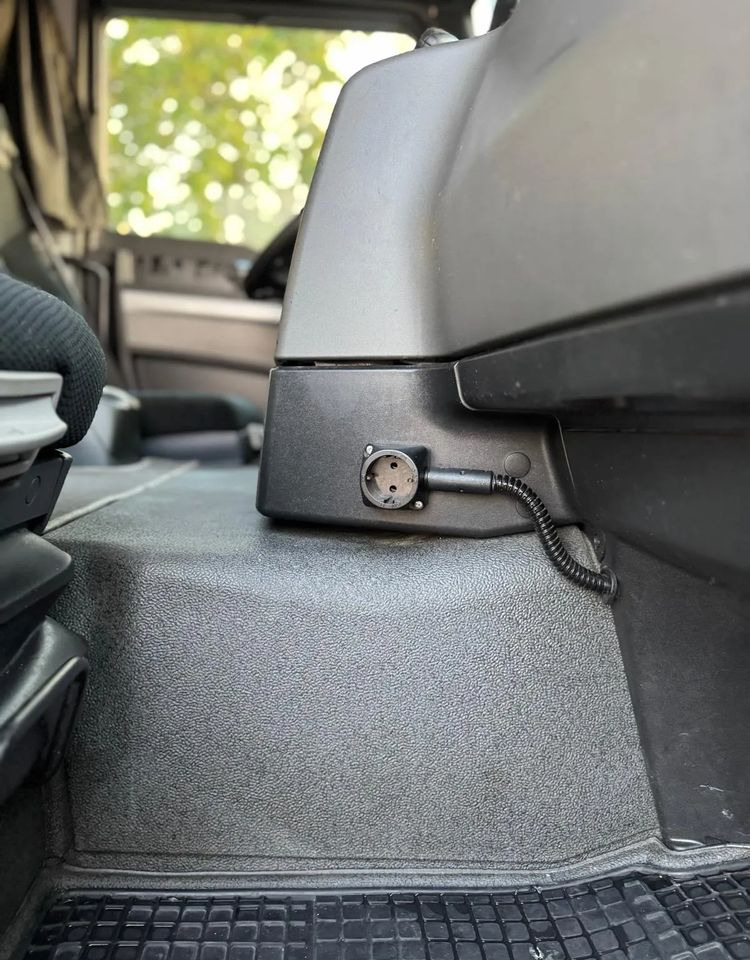 شاحنة الفريزر MAN TGM18.290 4x2 ACC/ CHłODNIA Z WINDĄ /CARRIER 850MT /SYPIALKA / EURO6/ASO: صورة 14 شاحنة الفريزر MAN TGM18.290 4x2 ACC/ CHłODNIA Z WINDĄ /CARRIER 850MT /SYPIALKA / EURO6/ASO: صورة 14