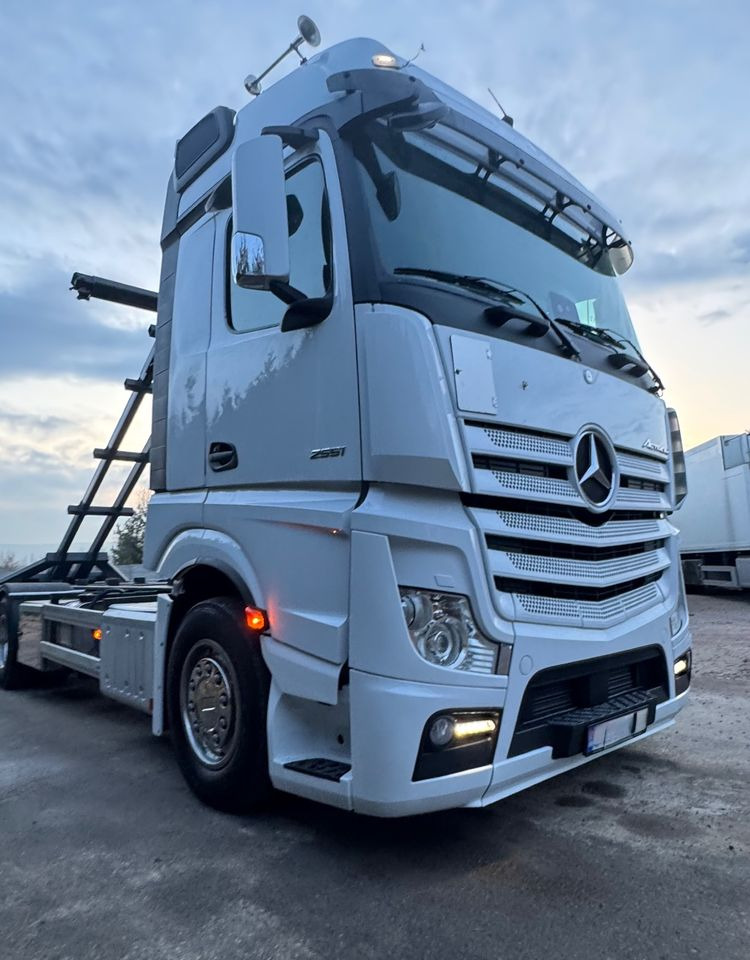 Mercedes-Benz ACTROS / 2553 / ACC / E 6 / MP 5 /TIPPER, BDF ,WYWROT / RETARDER/ GIGA SPACE/Niski Przebieg 366 Tys Km! ASO - شاحنة مقفلة: صورة 2 Mercedes-Benz ACTROS / 2553 / ACC / E 6 / MP 5 /TIPPER, BDF ,WYWROT / RETARDER/ GIGA SPACE/Niski Przebieg 366 Tys Km! ASO - شاحنة مقفلة: صورة 2