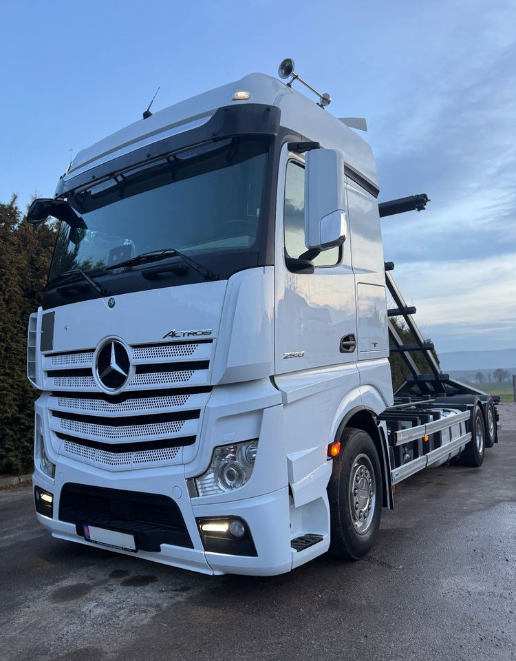 Mercedes-Benz ACTROS / 2553 / ACC / E 6 / MP 5 /TIPPER, BDF ,WYWROT / RETARDER/ GIGA SPACE/Niski Przebieg 366 Tys Km! ASO - شاحنة مقفلة: صورة 1 Mercedes-Benz ACTROS / 2553 / ACC / E 6 / MP 5 /TIPPER, BDF ,WYWROT / RETARDER/ GIGA SPACE/Niski Przebieg 366 Tys Km! ASO - شاحنة مقفلة: صورة 1