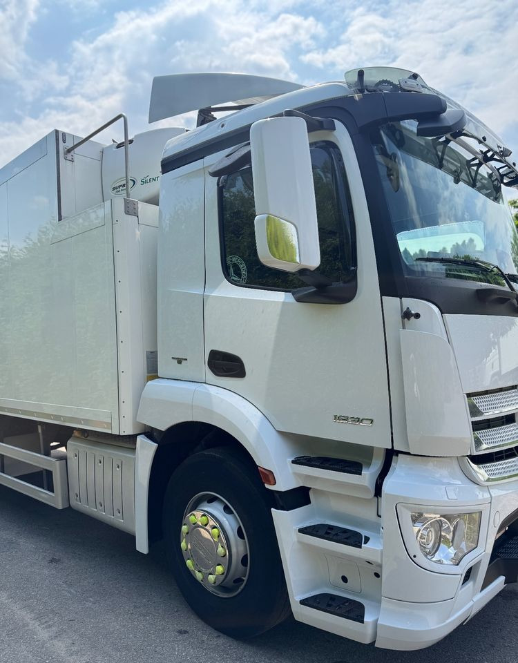 Mercedes-Benz ANTOS /1830/E 6/Chłodnia +Winda /18 Palet / Niski Przebieg122 Tys Km! - شاحنة الفريزر: صورة 5 Mercedes-Benz ANTOS /1830/E 6/Chłodnia +Winda /18 Palet / Niski Przebieg122 Tys Km! - شاحنة الفريزر: صورة 5