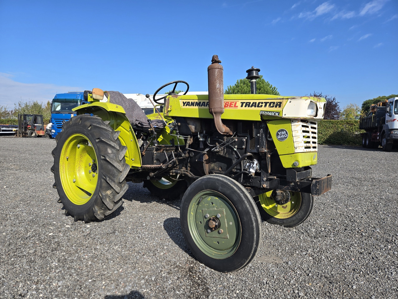 Yanmar YM240 - جرار صغير: صورة 1 Yanmar YM240 - جرار صغير: صورة 1