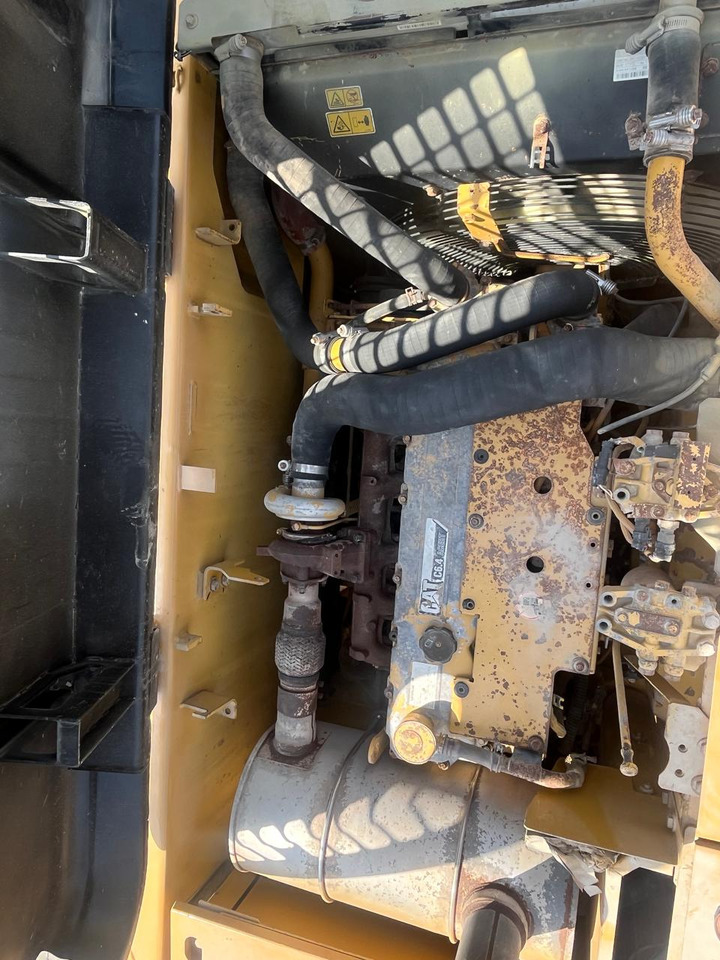 CATERPILLAR 323DL - حفار زحاف: صورة 4 CATERPILLAR 323DL - حفار زحاف: صورة 4