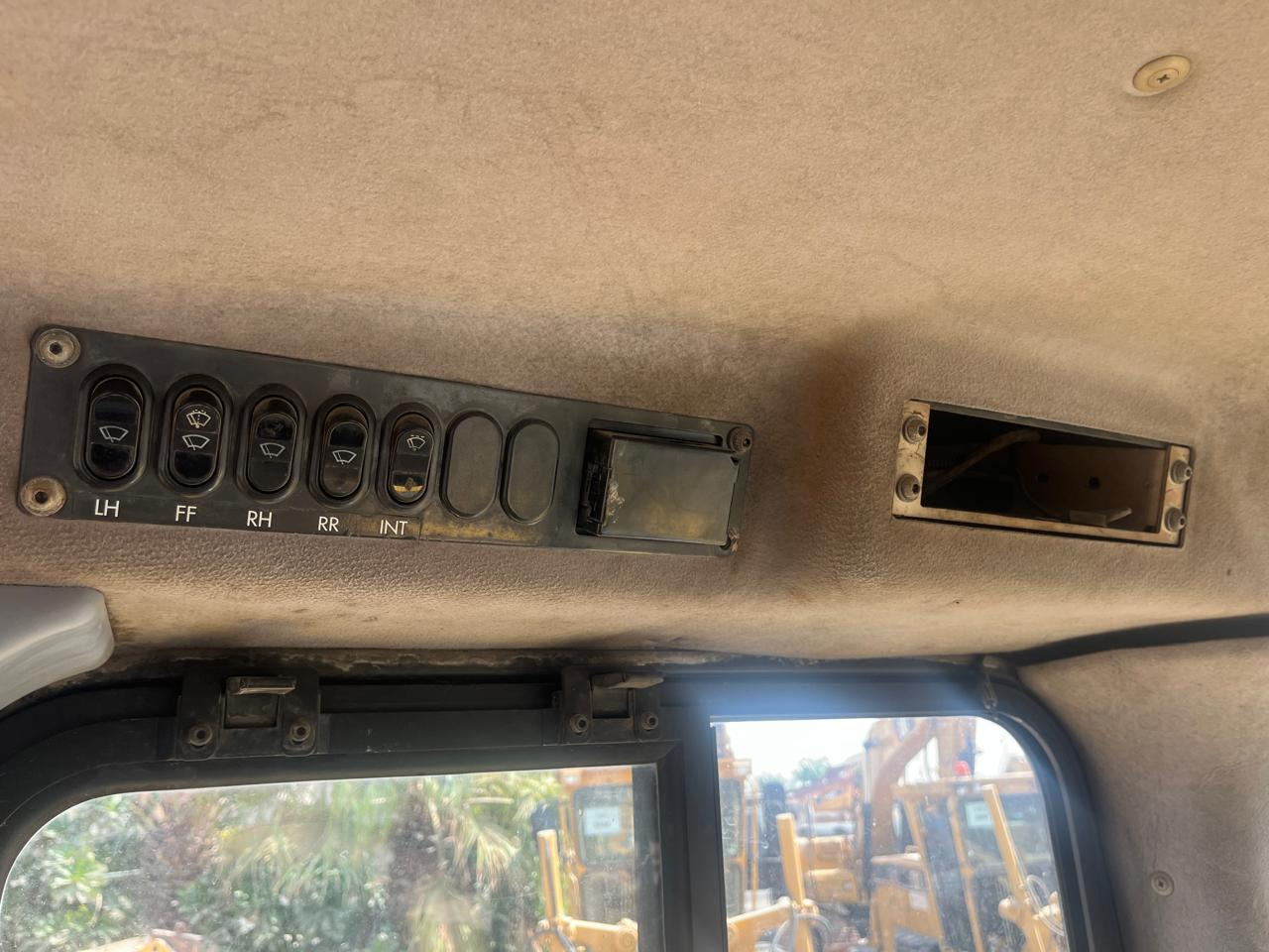 KOMATSU D155-A-6 - جرافة: صورة 4 KOMATSU D155-A-6 - جرافة: صورة 4