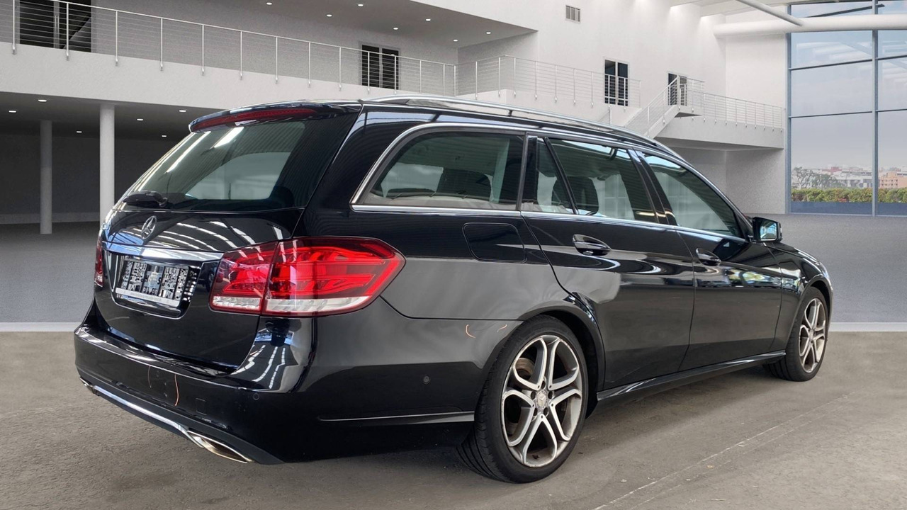 Mercedes-Benz E 200 CGI BlueEfficiency - سيارة ستيشن: صورة 3 Mercedes-Benz E 200 CGI BlueEfficiency - سيارة ستيشن: صورة 3