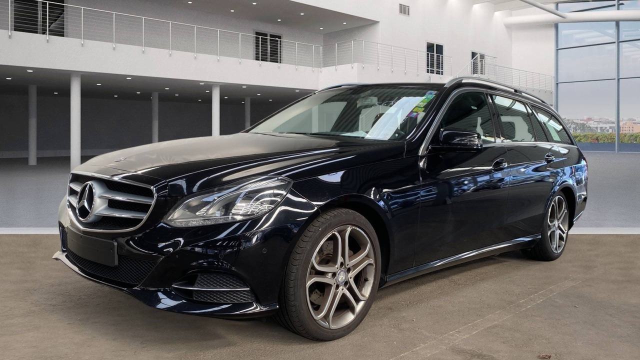 Mercedes-Benz E 200 CGI BlueEfficiency - سيارة ستيشن: صورة 1 Mercedes-Benz E 200 CGI BlueEfficiency - سيارة ستيشن: صورة 1