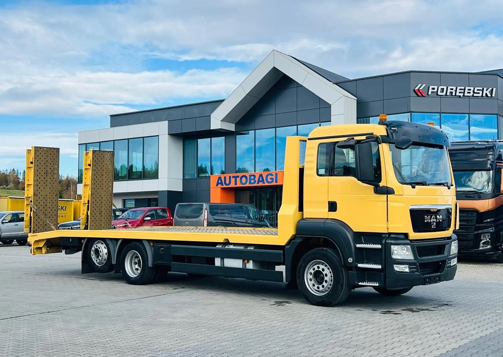 MAN TGS / 6x2/ LAWETA / PLATFORMA / NAJAZDY HYDRAULICZNE / WYCIĄGARKA / oś skrętna i podnoszona - شاحنة سحب: صورة 1 MAN TGS / 6x2/ LAWETA / PLATFORMA / NAJAZDY HYDRAULICZNE / WYCIĄGARKA / oś skrętna i podnoszona - شاحنة سحب: صورة 1