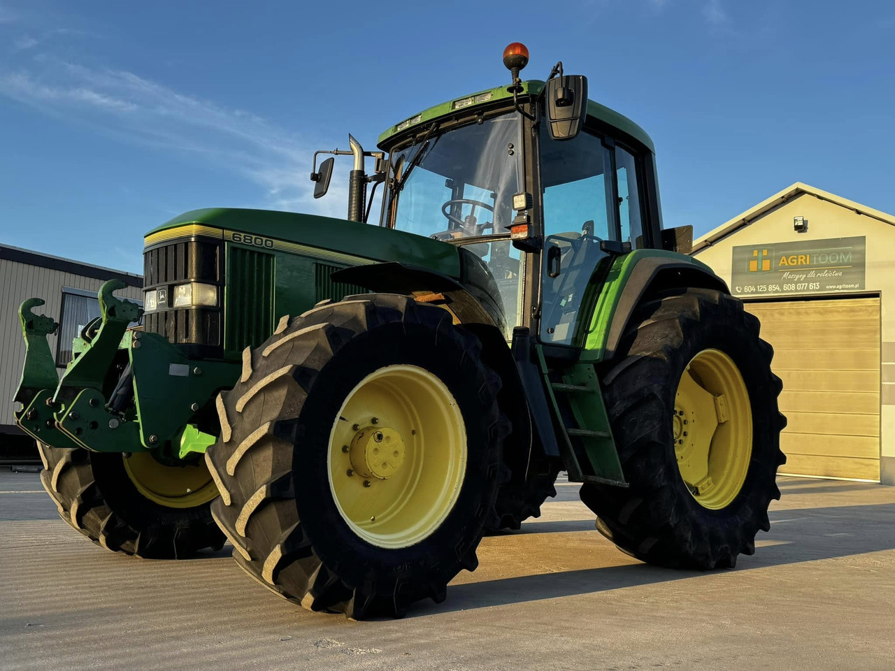 John Deere 6800 - جرار: صورة 4 John Deere 6800 - جرار: صورة 4
