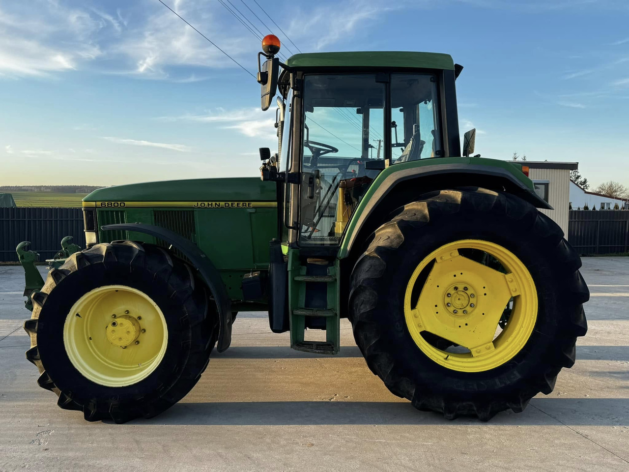 John Deere 6800 - جرار: صورة 3 John Deere 6800 - جرار: صورة 3