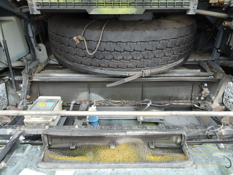 Mercedes-Benz Integro 49 Seats EURO 5 - حافلة سوبربان: صورة 4 Mercedes-Benz Integro 49 Seats EURO 5 - حافلة سوبربان: صورة 4