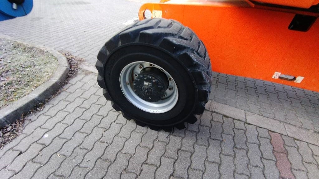 JLG 800 AJ - شاحنة ذراع مفصلي: صورة 4 JLG 800 AJ - شاحنة ذراع مفصلي: صورة 4