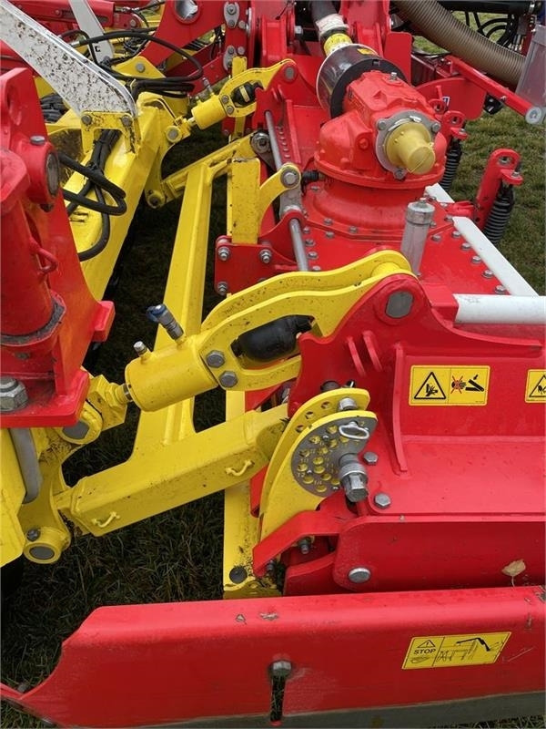 Pöttinger AEROSEM VT 6000 - آلة البذار متعددة الوظائف: صورة 5 Pöttinger AEROSEM VT 6000 - آلة البذار متعددة الوظائف: صورة 5