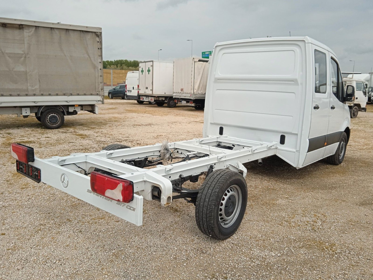 Mercedes-Benz 317 CDI Doka Pritsche - شاحنة مفتوحة, الشاحنات الصغيرة كابينة مزدوجة: صورة 2 Mercedes-Benz 317 CDI Doka Pritsche - شاحنة مفتوحة, الشاحنات الصغيرة كابينة مزدوجة: صورة 2