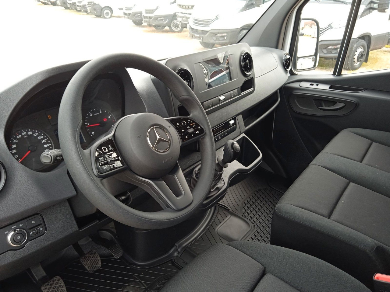 Mercedes-Benz 317 CDI Doka Pritsche - شاحنة مفتوحة, الشاحنات الصغيرة كابينة مزدوجة: صورة 3 Mercedes-Benz 317 CDI Doka Pritsche - شاحنة مفتوحة, الشاحنات الصغيرة كابينة مزدوجة: صورة 3