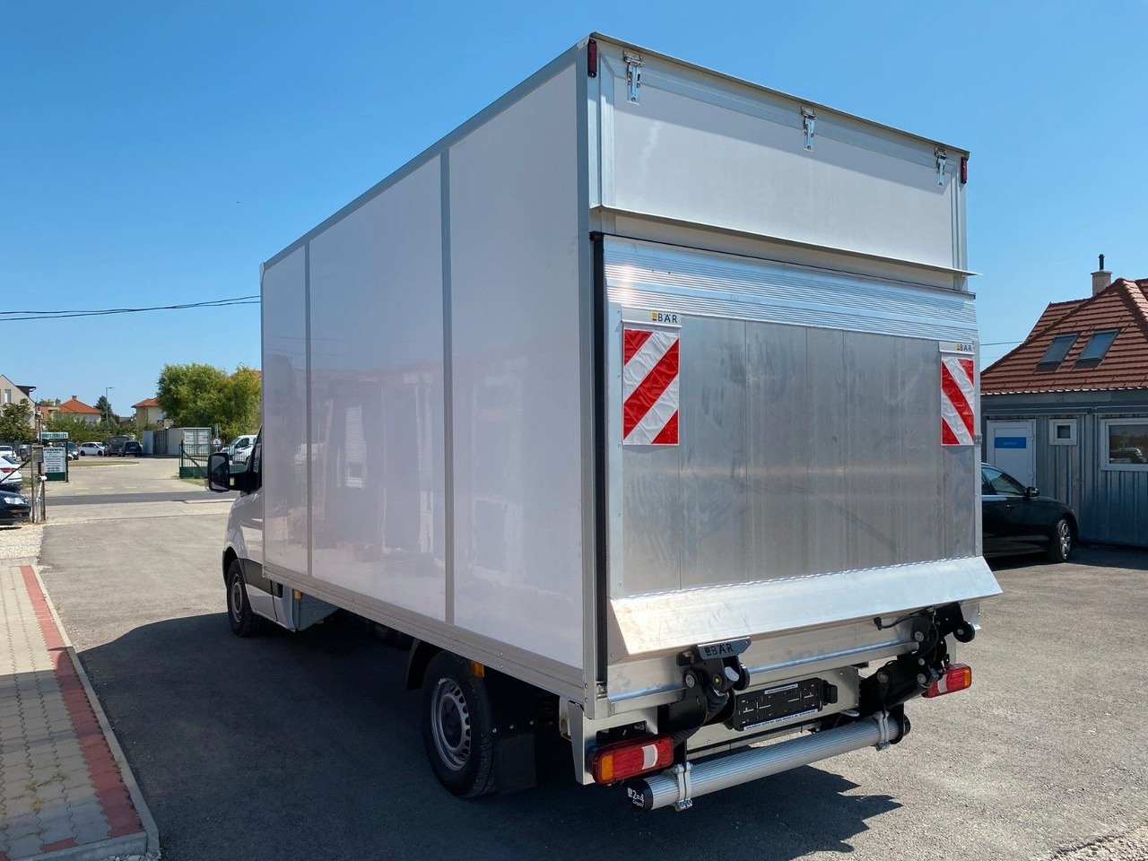 Mercedes-Benz Sprinter 317 Koffer+LBW - شاحنة مغلقة الصندوق: صورة 4 Mercedes-Benz Sprinter 317 Koffer+LBW - شاحنة مغلقة الصندوق: صورة 4