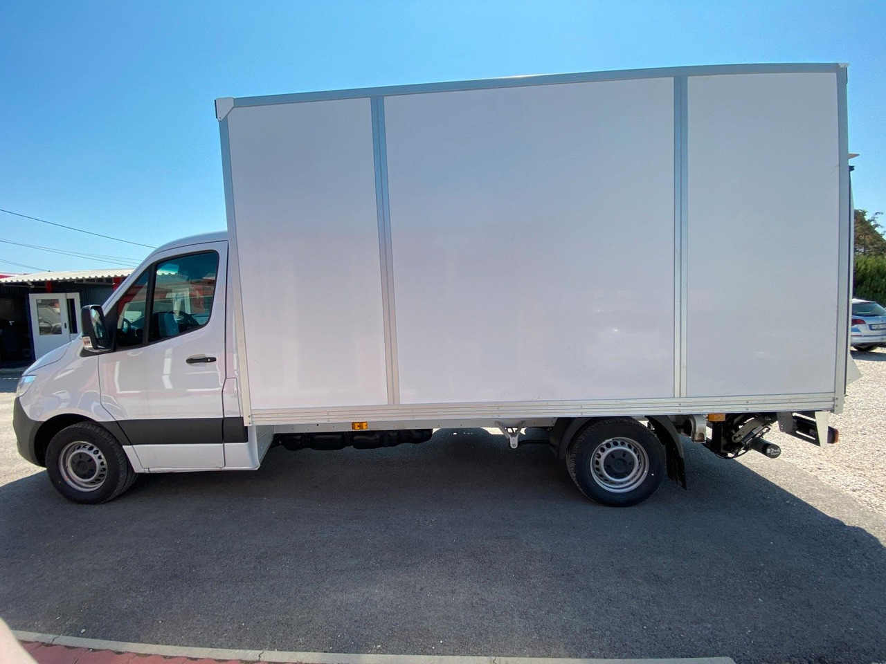 Mercedes-Benz Sprinter 317 Koffer+LBW - شاحنة مغلقة الصندوق: صورة 3 Mercedes-Benz Sprinter 317 Koffer+LBW - شاحنة مغلقة الصندوق: صورة 3