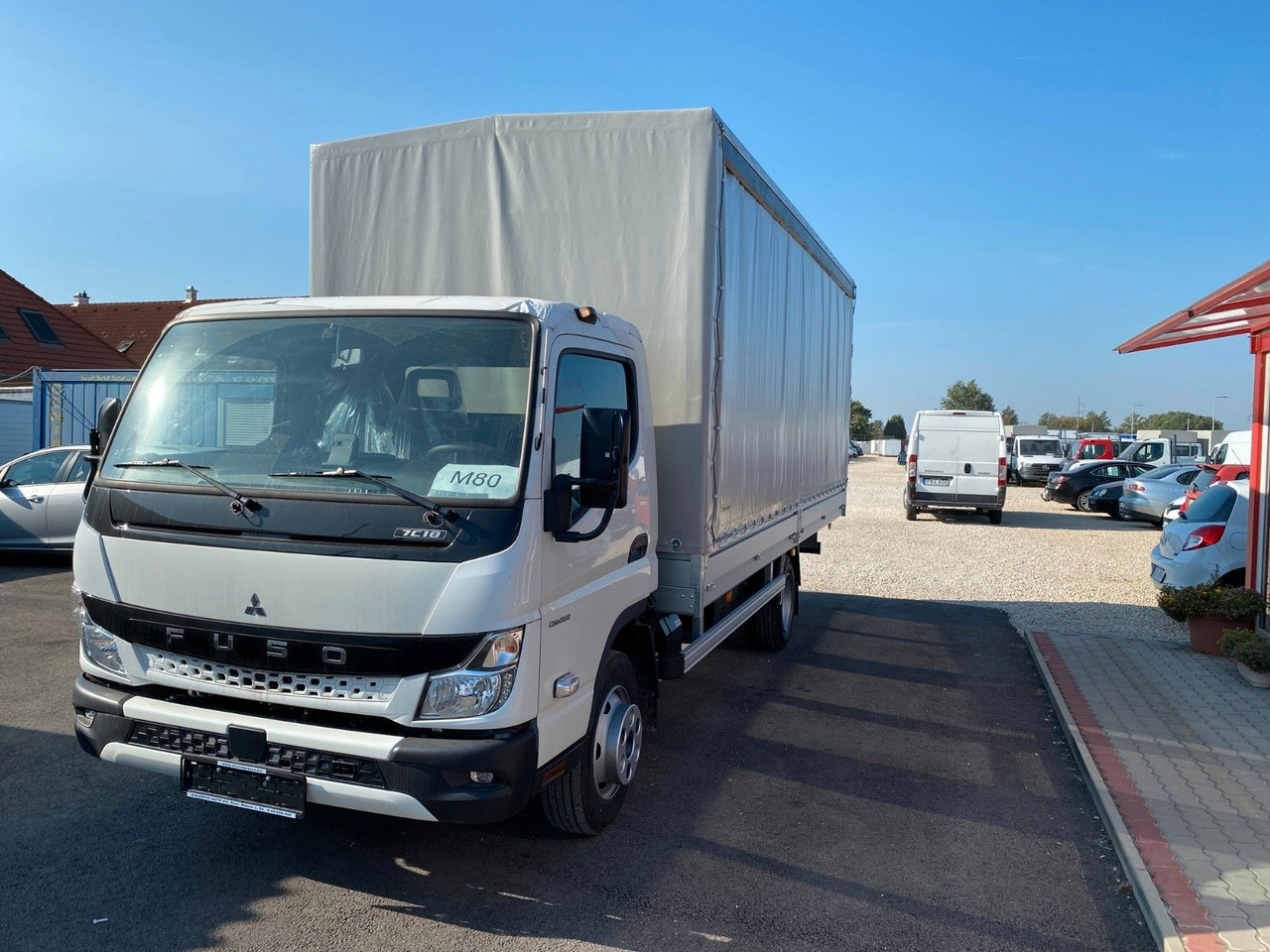 Mitsubishi FUSO CANTER 7C18 PRITSCHE+PLANE - شاحنة ستارة جانبية: صورة 2 Mitsubishi FUSO CANTER 7C18 PRITSCHE+PLANE - شاحنة ستارة جانبية: صورة 2