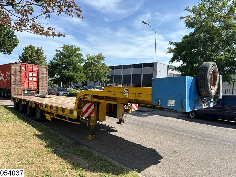 ACTM Lowbed 70.000 KG, 2,5mtr + 2x 0,35 mtr - عربة منخفضة مسطحة نصف مقطورة: صورة 4 ACTM Lowbed 70.000 KG, 2,5mtr + 2x 0,35 mtr - عربة منخفضة مسطحة نصف مقطورة: صورة 4
