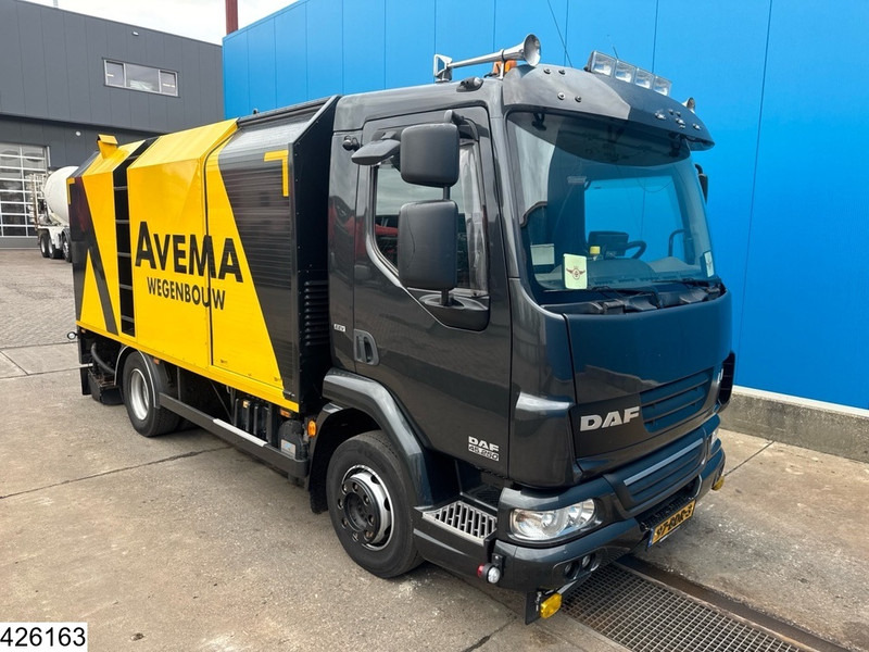DAF LF45 250 EURO 5, Manual, Bitumen sprayer - شاحنة صهريج: صورة 3 DAF LF45 250 EURO 5, Manual, Bitumen sprayer - شاحنة صهريج: صورة 3