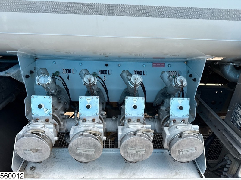 Iveco Eurocargo 190EL28 EURO 5, FUEL, 13390 liter, 4 Comp, Magyar - شاحنة صهريج: صورة 5 Iveco Eurocargo 190EL28 EURO 5, FUEL, 13390 liter, 4 Comp, Magyar - شاحنة صهريج: صورة 5