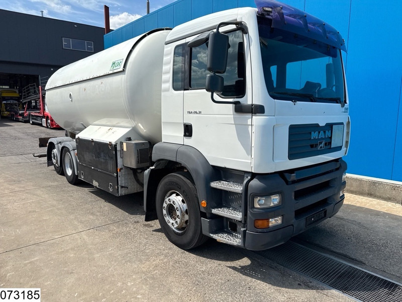 MAN TGA 26 310 6X2, 22070 Liter, PTO - شاحنة صهريج: صورة 3 MAN TGA 26 310 6X2, 22070 Liter, PTO - شاحنة صهريج: صورة 3