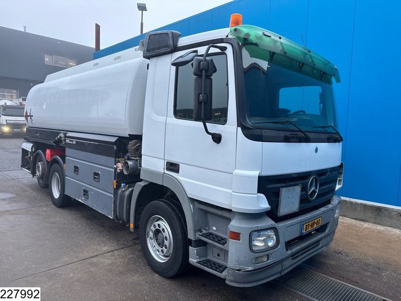 Mercedes-Benz Actros 2532 6x2, EURO 5, 23600 Liter, 5 Comp, LAG - شاحنة صهريج: صورة 3 Mercedes-Benz Actros 2532 6x2, EURO 5, 23600 Liter, 5 Comp, LAG - شاحنة صهريج: صورة 3