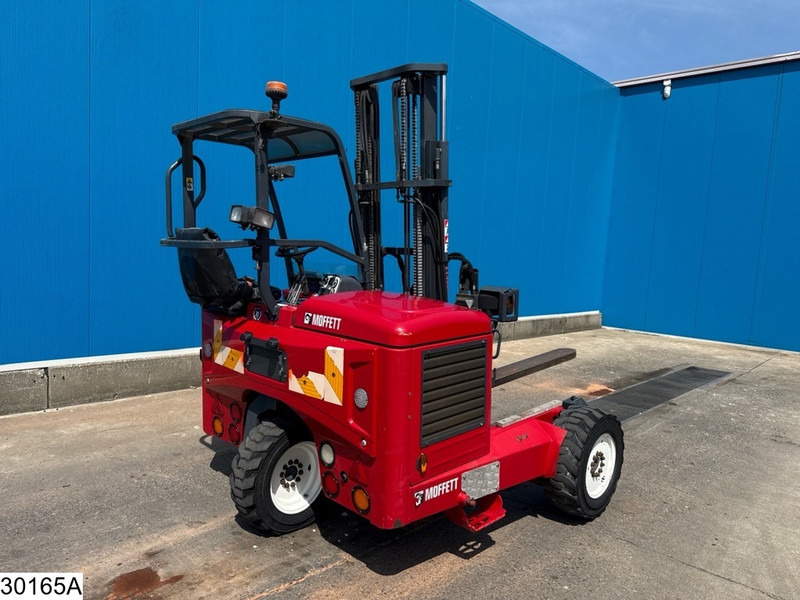 Moffett M5 20.4 1889 Hr, 26.1 kW - رافعة شوكية ديزل: صورة 4 Moffett M5 20.4 1889 Hr, 26.1 kW - رافعة شوكية ديزل: صورة 4
