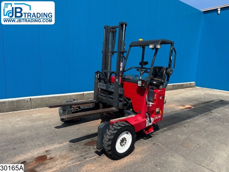 Moffett M5 20.4 1889 Hr, 26.1 kW - رافعة شوكية ديزل: صورة 1 Moffett M5 20.4 1889 Hr, 26.1 kW - رافعة شوكية ديزل: صورة 1