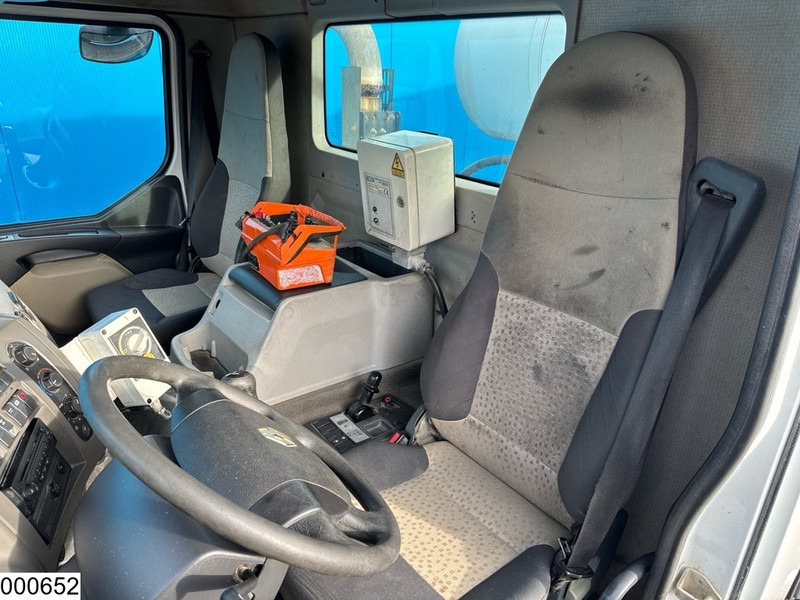 شاحنة خلاطة خرسانة Renault Kerax 410 Dxi 8x4, Cifa, 9m3, Remote: صورة 9 شاحنة خلاطة خرسانة Renault Kerax 410 Dxi 8x4, Cifa, 9m3, Remote: صورة 9