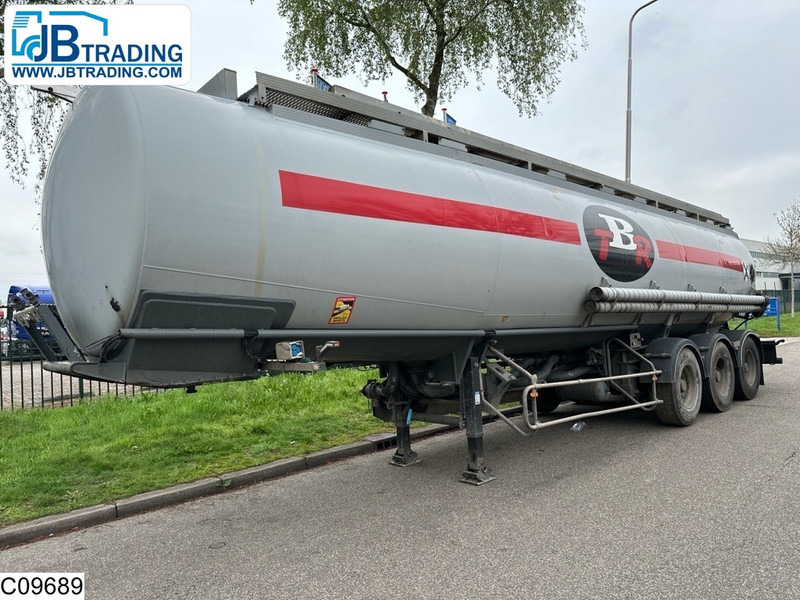 Trailor Fuel 39915 Liter, 9 Compartments - نصف مقطورة صهريج: صورة 1 Trailor Fuel 39915 Liter, 9 Compartments - نصف مقطورة صهريج: صورة 1
