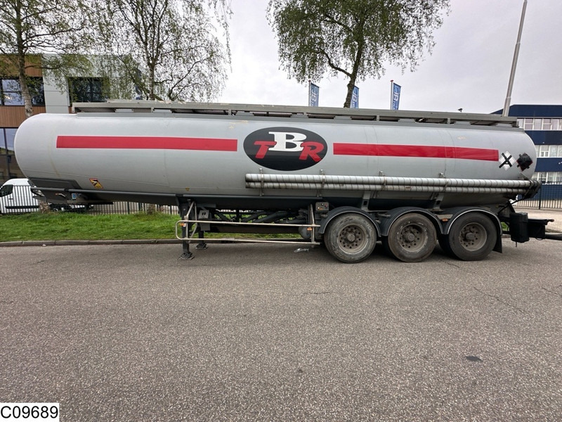Trailor Fuel 39915 Liter, 9 Compartments - نصف مقطورة صهريج: صورة 2 Trailor Fuel 39915 Liter, 9 Compartments - نصف مقطورة صهريج: صورة 2