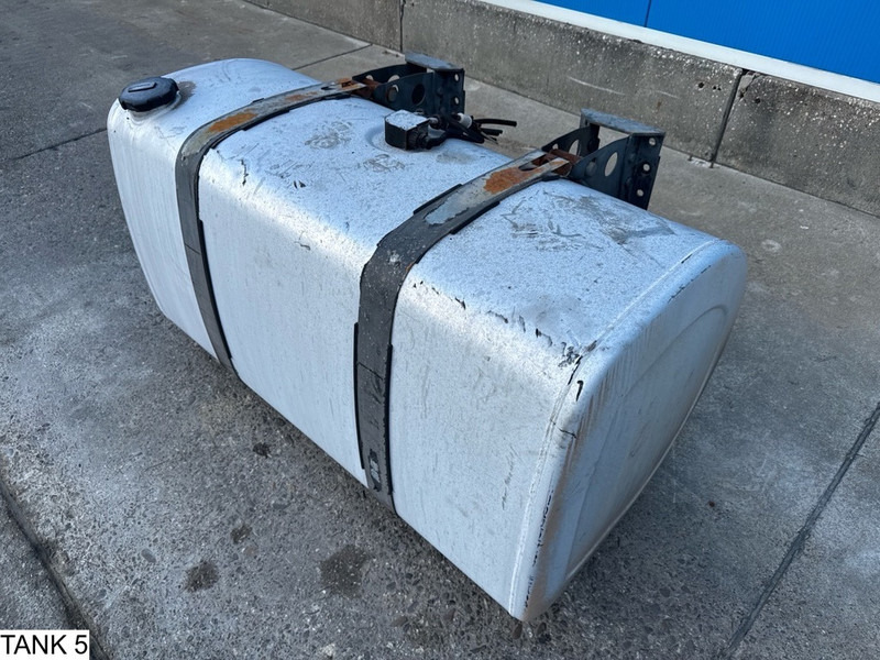 Universeel Brandstoftank - خزان الوقود - شاحنة: صورة 2 Universeel Brandstoftank - خزان الوقود - شاحنة: صورة 2