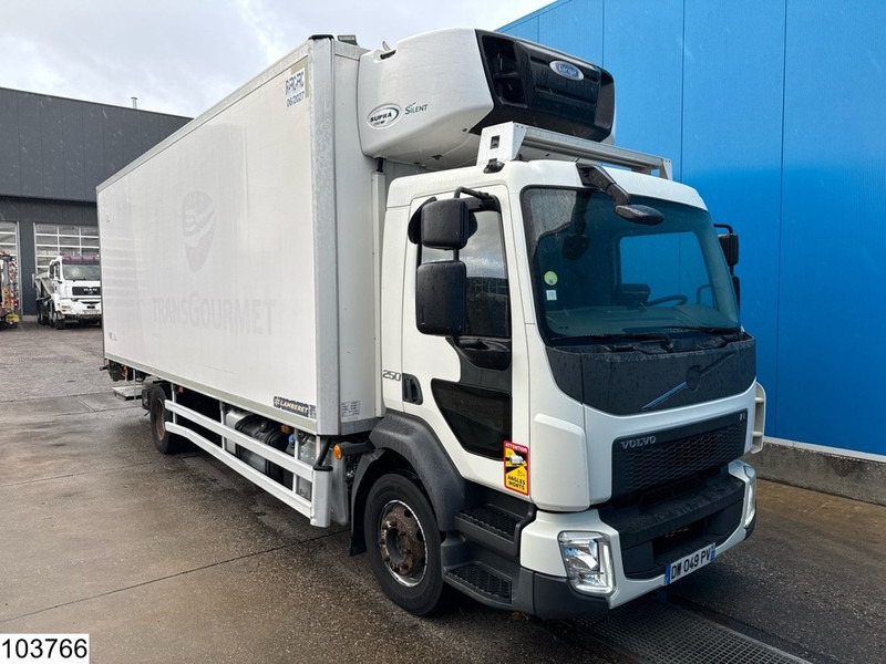 Volvo FL 250 EURO 6, Dhollandia, Carrier, 3 Compartments - شاحنة الفريزر: صورة 3 Volvo FL 250 EURO 6, Dhollandia, Carrier, 3 Compartments - شاحنة الفريزر: صورة 3