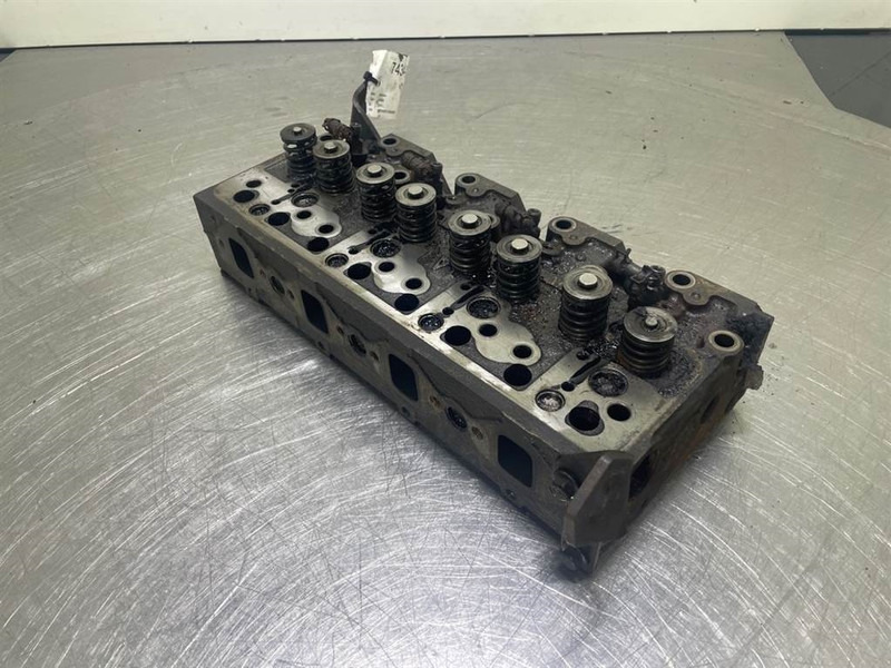 Ahlmann AS900-Cummins B3.3T-Cylinder head/Zylinderköpf - محرك - آلات البناء: صورة 4 Ahlmann AS900-Cummins B3.3T-Cylinder head/Zylinderköpf - محرك - آلات البناء: صورة 4