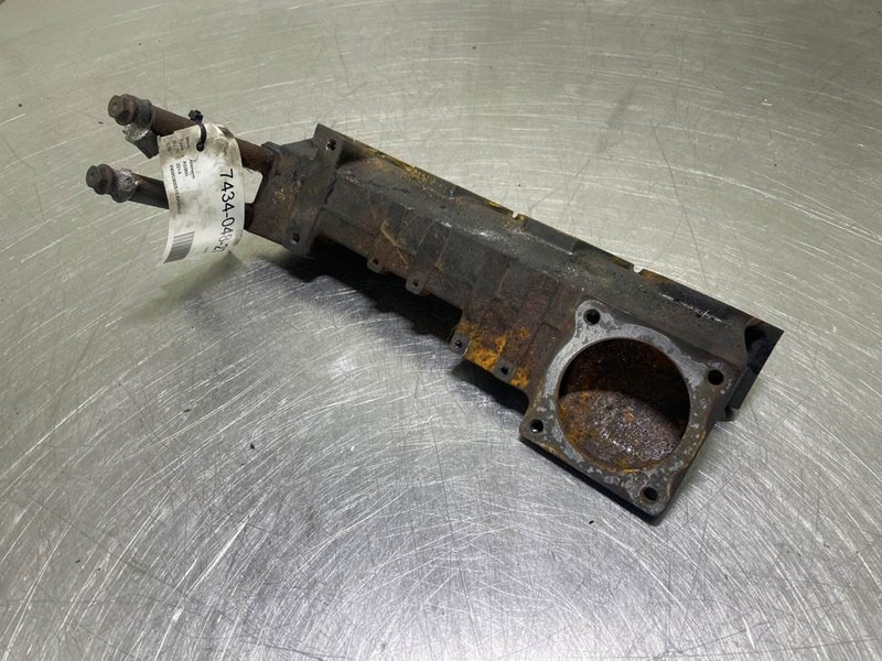 Ahlmann AS900-Cummins B3.3T-Intake-exhaust manifold - محرك - آلات البناء: صورة 5 Ahlmann AS900-Cummins B3.3T-Intake-exhaust manifold - محرك - آلات البناء: صورة 5